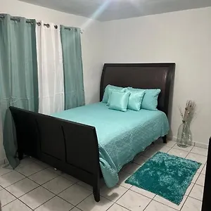 https://second-floor-2br-apt-in-the-center-of-santurce.sanjuanpuertorico-hotels.com